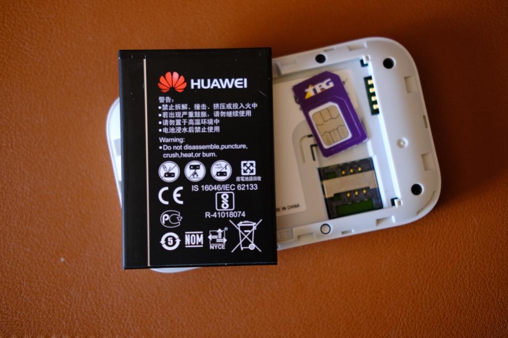 Huawei 4G portable router E5573. Hotspot, Singtel, Starhub, M1 and TPG ...