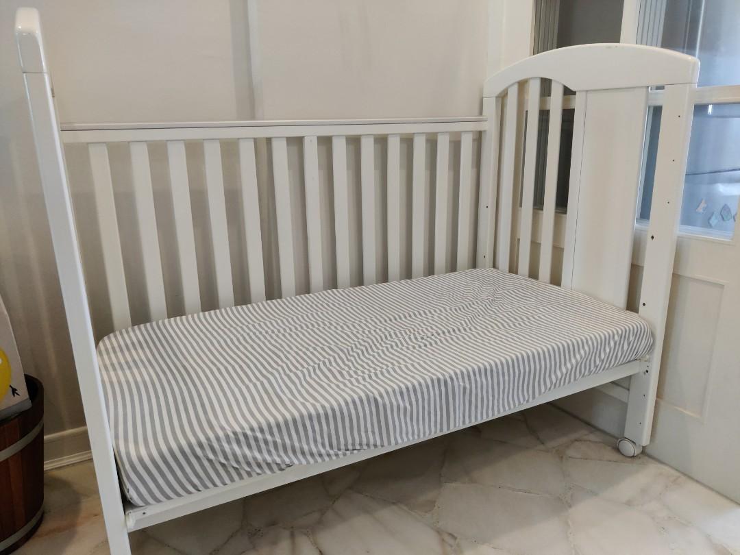 Jarron & Co. Baby cot and crib 4in1 (with freebies), Babies & Kids