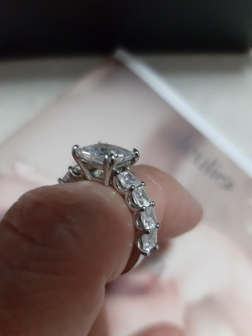 Jeulia sales princess cut
