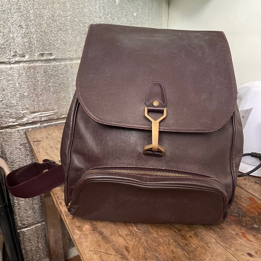 Louis Vuitton Taiga Cashier Bag lv, Luxury, Bags & Wallets on Carousell