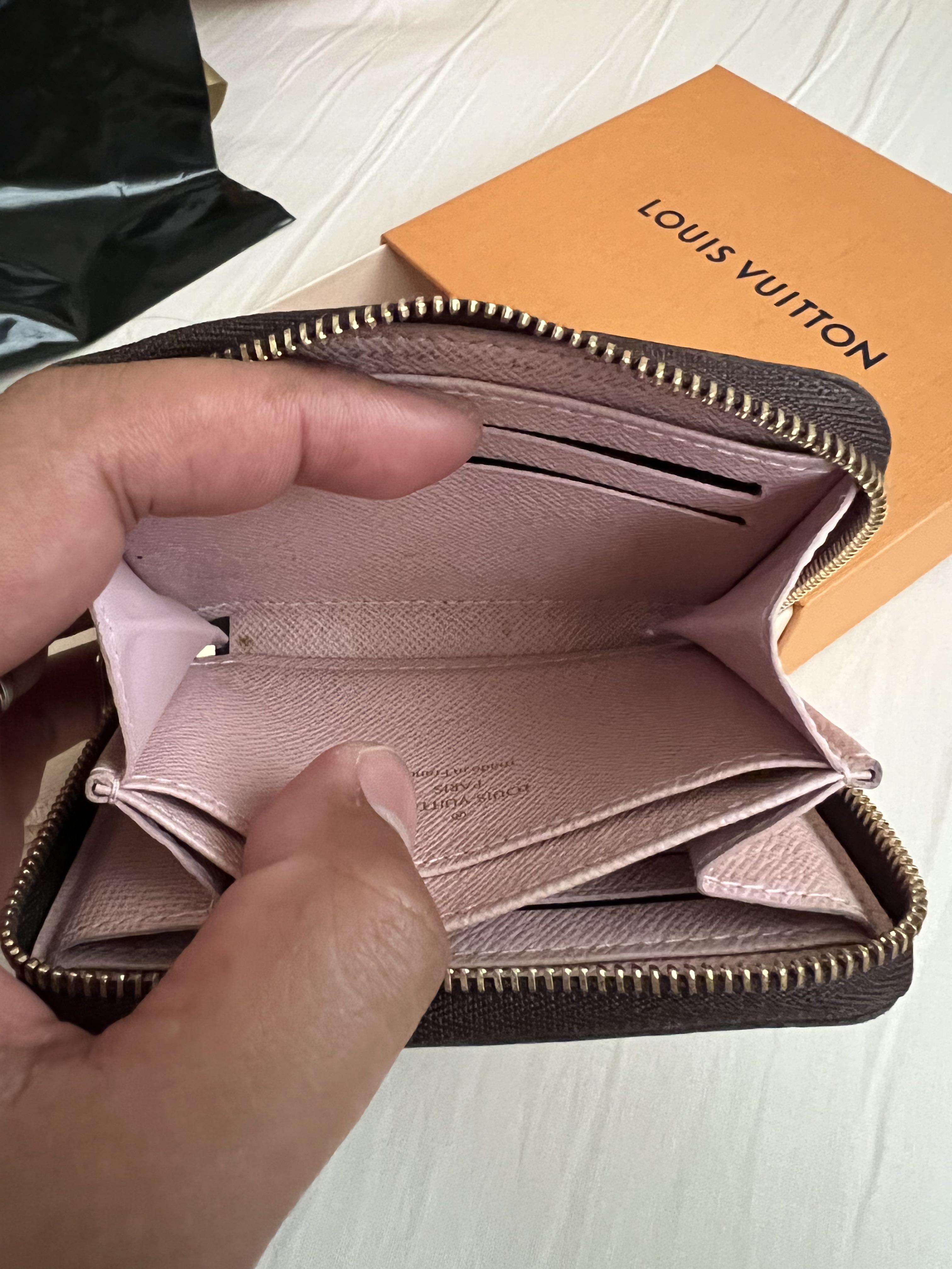 Louis Vuitton Calfskin New Wave Zippy Coin Wallet - FINAL SALE (SHF-18 –  LuxeDH
