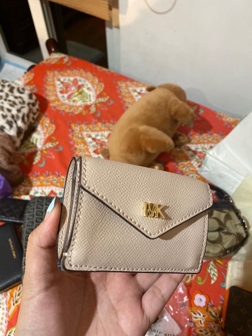 Michael kors hot sale small trifold wallet