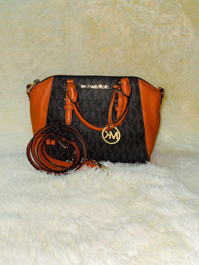 Micheal kors ciara messenger bag, Women's Fashion, Bags & Wallets