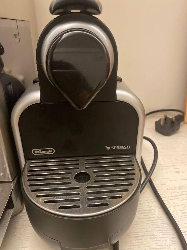 Nespresso x Delonghi capsule coffee machine 膠囊咖啡機 (已壞cannot turn on