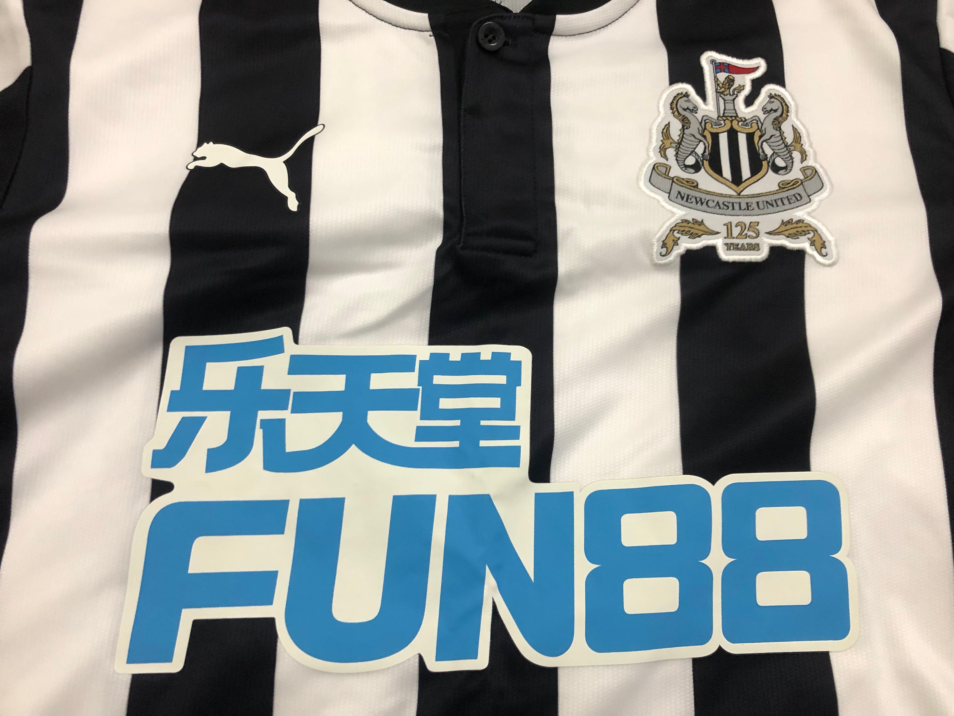 Newcastle United 125 Years Anniversary FOOTBALL SHIRT SOCCER JERSEY MENS SIZE M