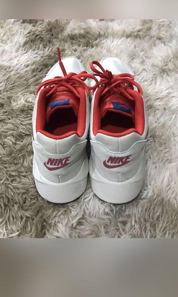 Nike store pantheos review
