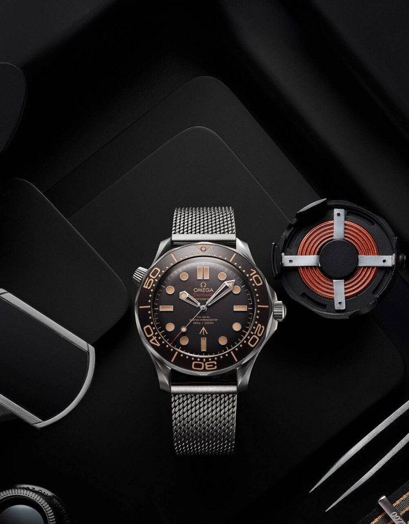 Omega Seamaster diver 300m 007 edition 