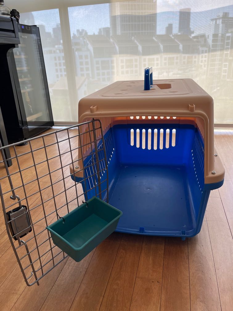 Pet cargo carrier, Pet Supplies, Homes & Other Pet Accessories on Carousell