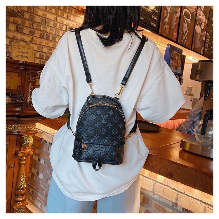 🔥New Zip🔥 LV Palm Springs Mm Backpack Monogram 2020, Luxury, Bags &  Wallets on Carousell