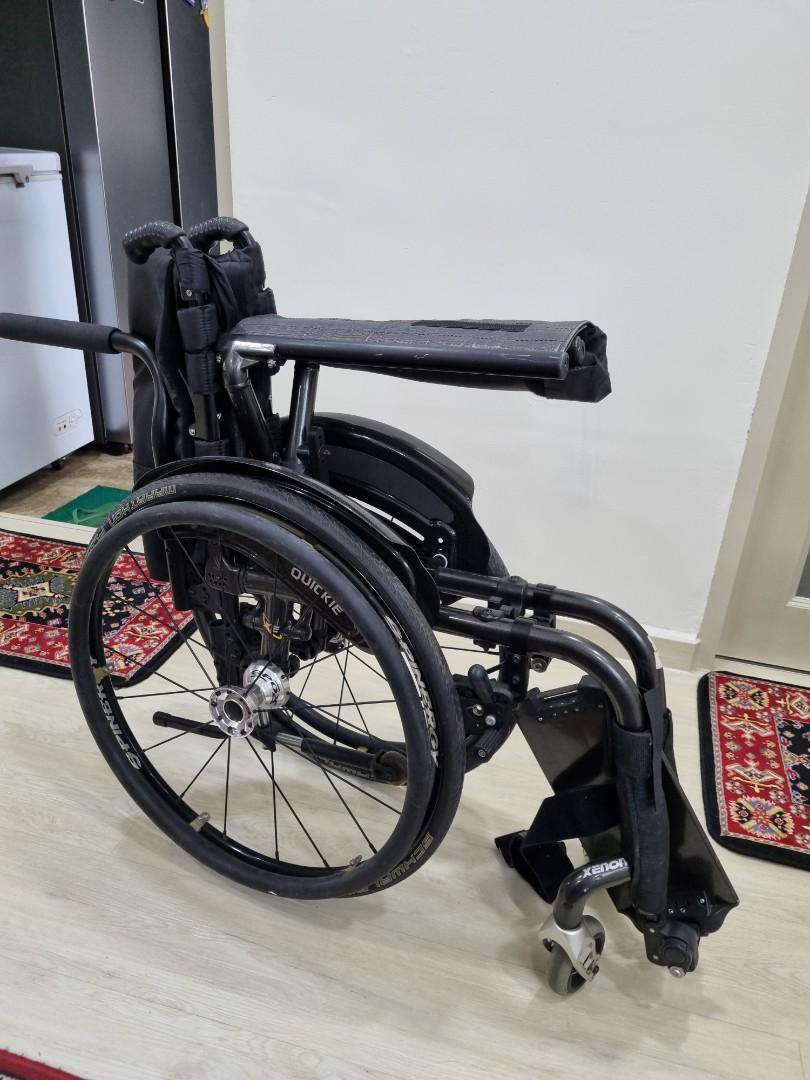 Quickie Wheelchair worth 2000, Health & Nutrition, Assistive