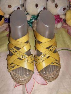 ROCKPORT yellow leather strappy espadrille wedge sandals