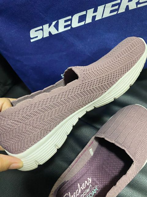 skecher stretch fit