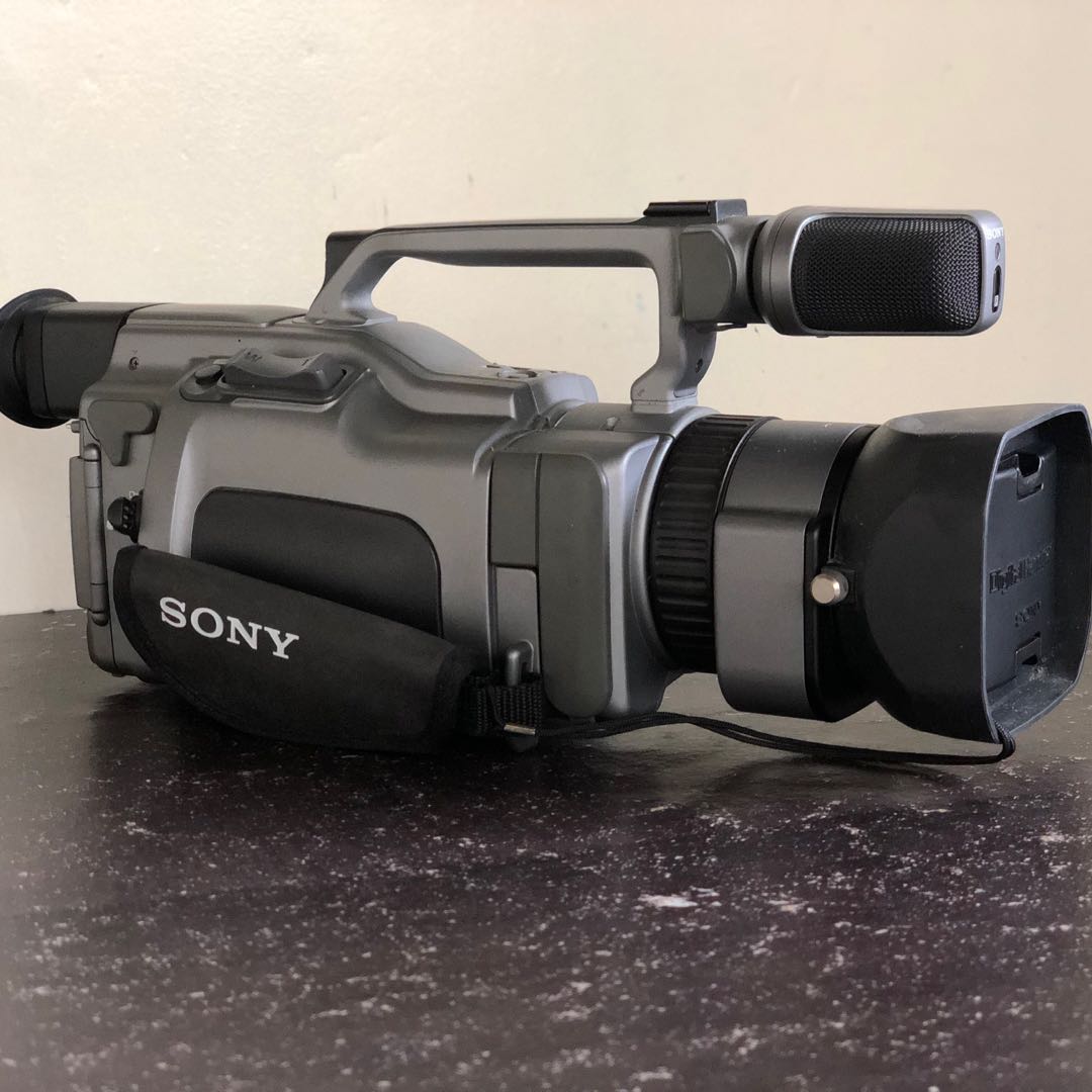 Sony DCRVX1000, Photography, Video Cameras on Carousell