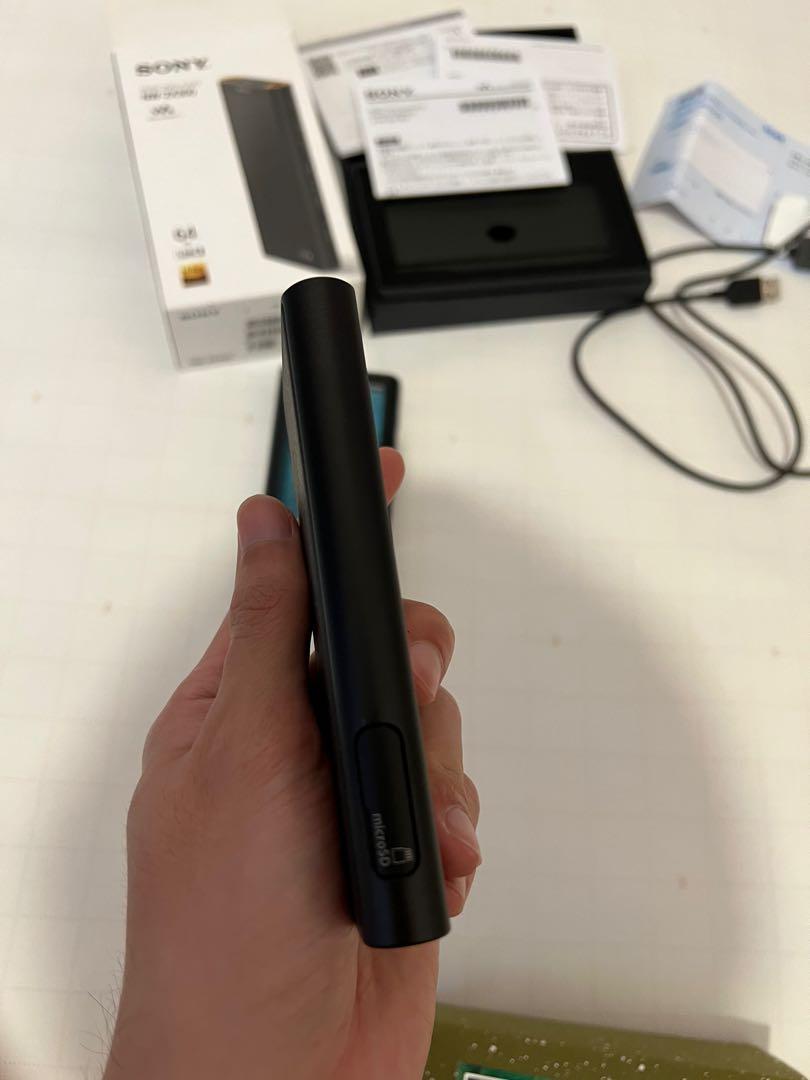 Sony NW-ZX300 日版小黑磚WALKMAN 9成新連保護套, 音響器材, 可攜式 
