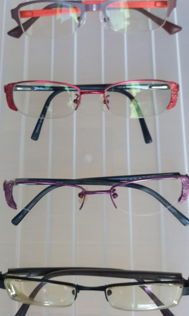 Spectacle Frames (Category: Sunglasses & Eyewear) located in Singapore. Submitted by adechua1 (Listing ID 1148836885, Image 2). Description: Price for one Four designs to choose Fix your own lens.
