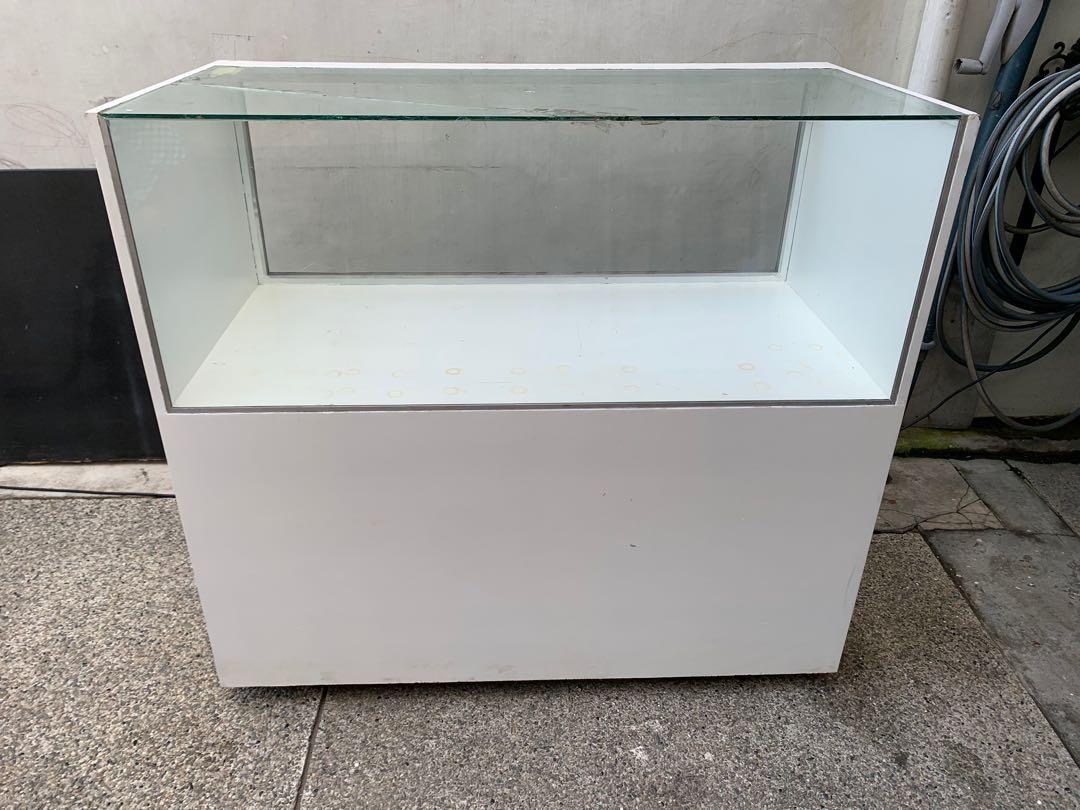 Stante Store Display Wood Frame Glass Front & Top w/ crack, Furniture