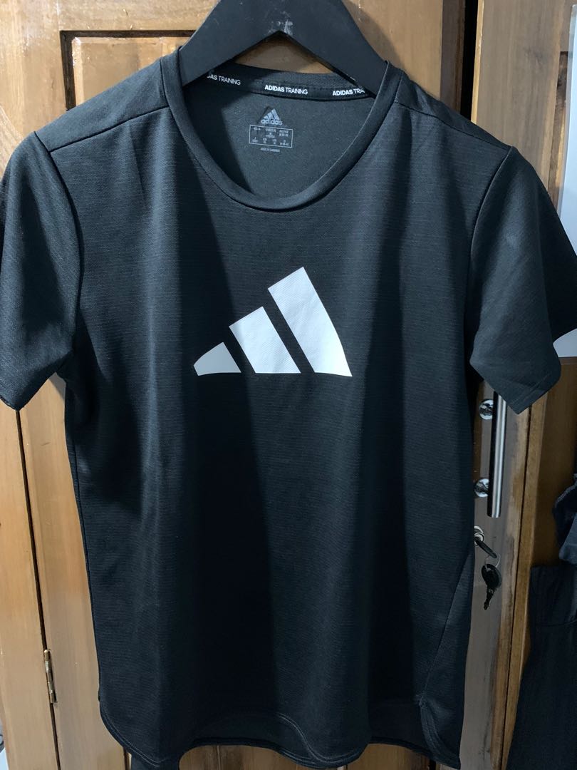T shirt adidas ori GQ9422, Fesyen Wanita, Pakaian Wanita, Atasan di  Carousell