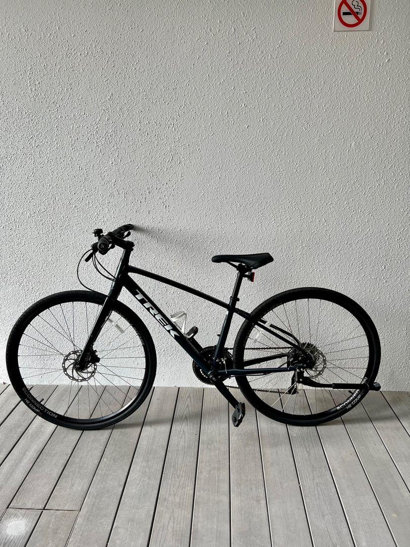 Trek FX2 Disc Hybrid Bike Size S Dark Blue color Sports Equipment