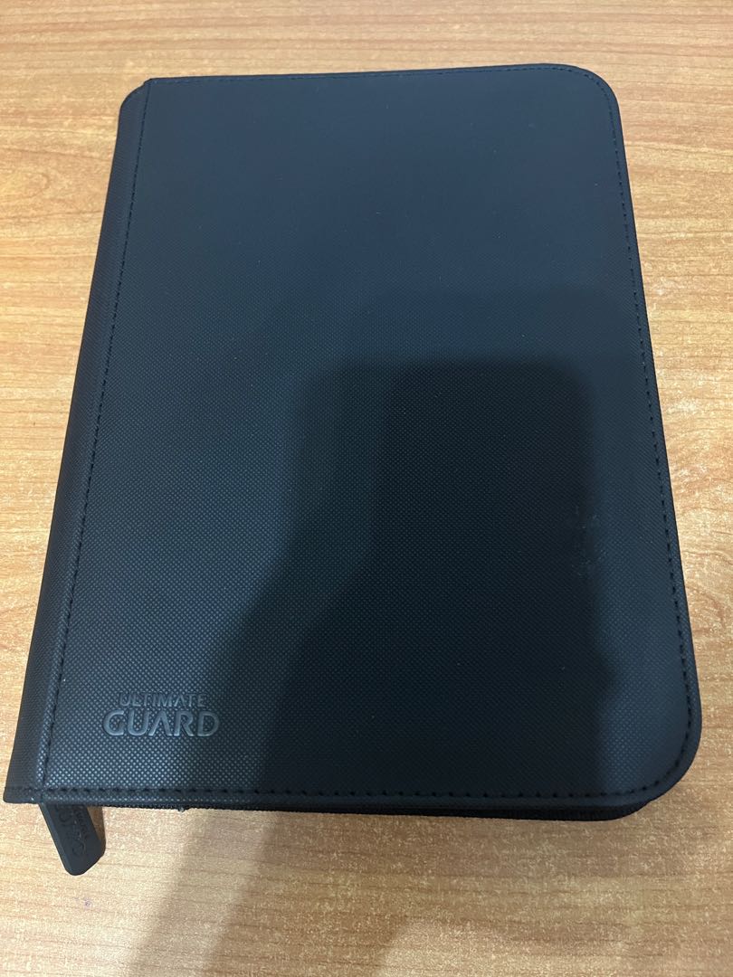 Ultimate Guard Zipfolio Xenoskin 4-Pocket Binder (Black), Hobbies ...