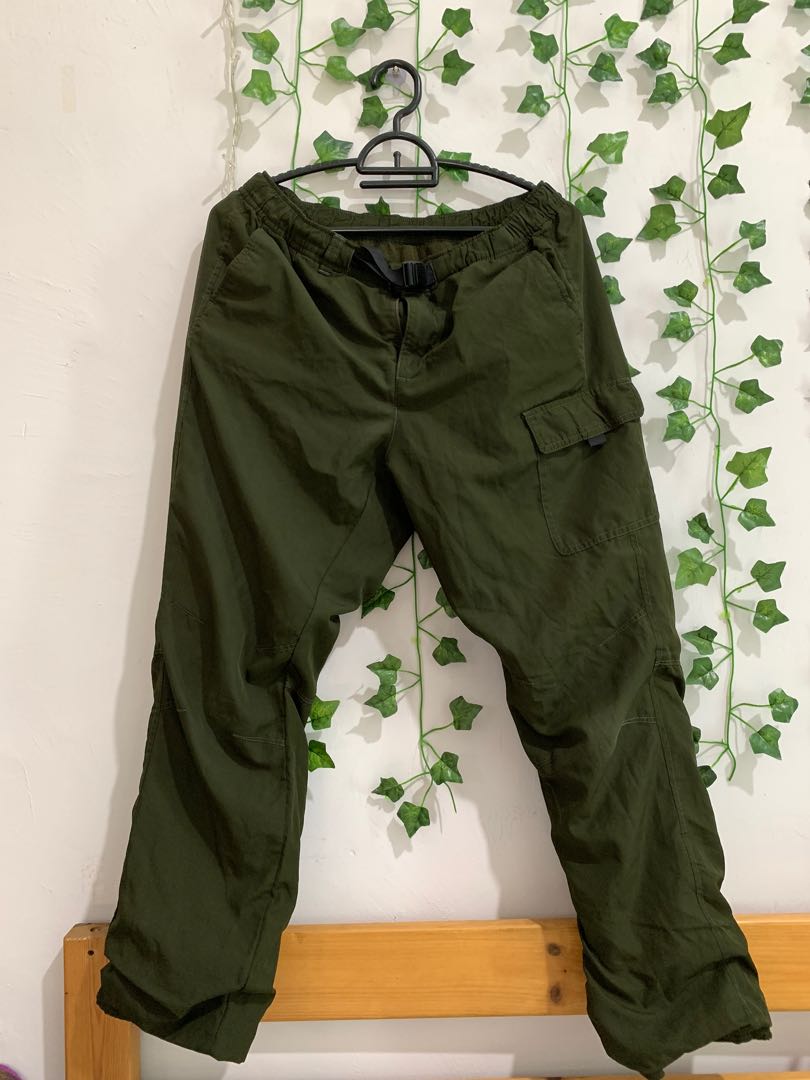 UNIQLO Tracksuit, Men's Fashion, Bottoms, Joggers on Carousell