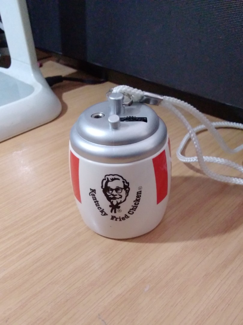 Vintage KFC Bucket Mini Portable Radio, Hobbies & Toys, Collectibles