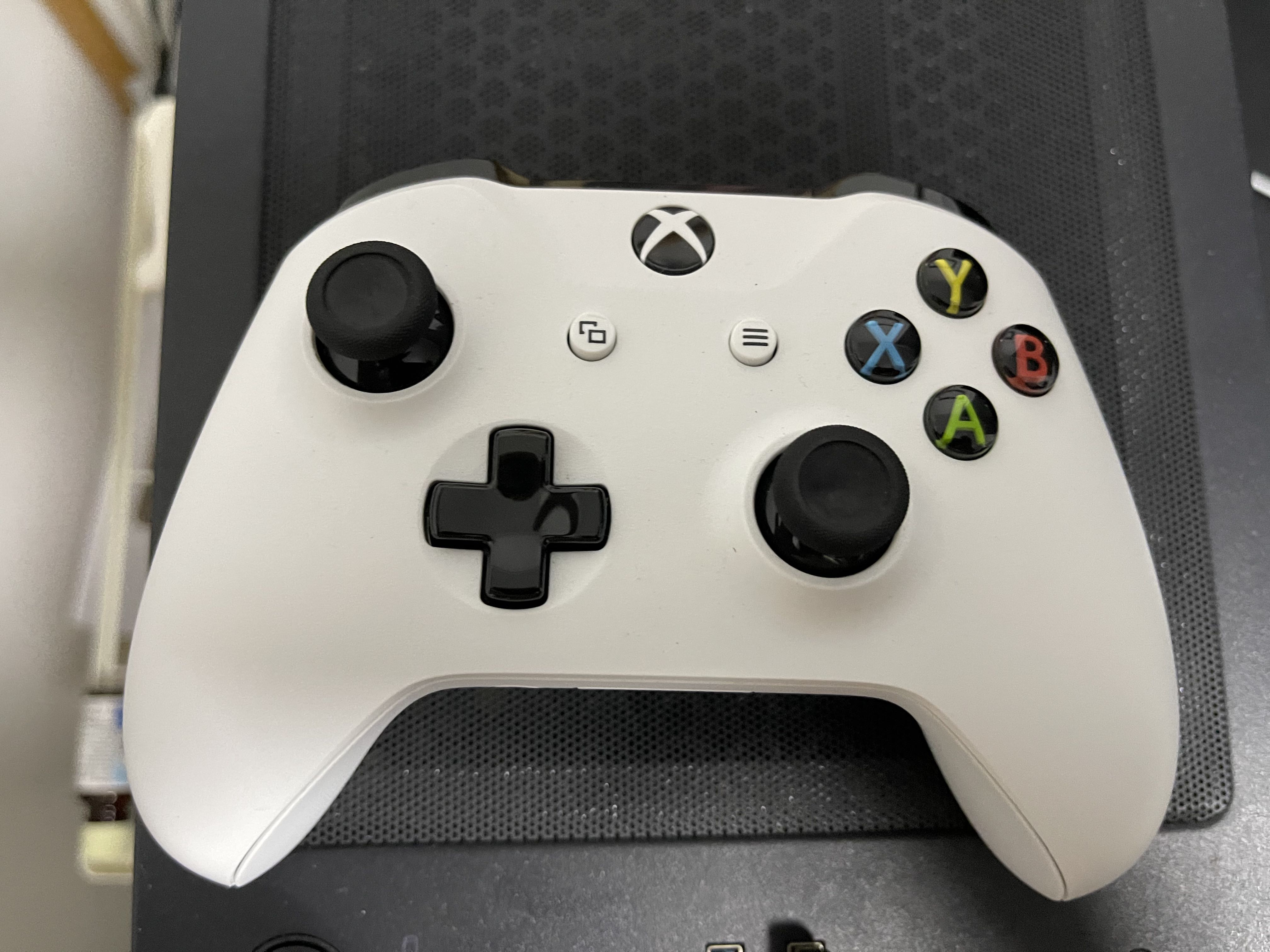 Xbox wireless controller, Video Gaming, Gaming Accessories, Controllers on Carousell