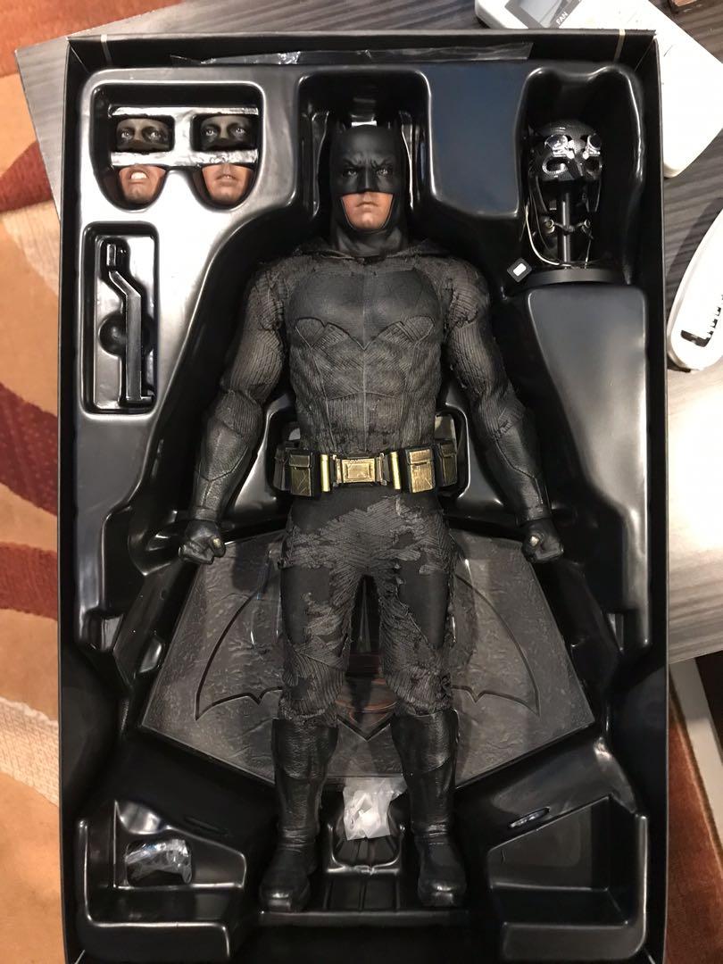 Hot toys batman tech cowl best sale
