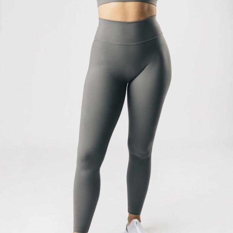 Alphalete Essential Leggings - Quiet Shade (Grey) XL, Women's