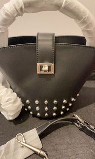(Category: ) located in . Submitted by callychee (Listing ID 1148960607, Image 1). Description: .