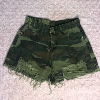 (Category: ) located in . Submitted by ysa.r (Listing ID 1148983573, Image 1). Description: .