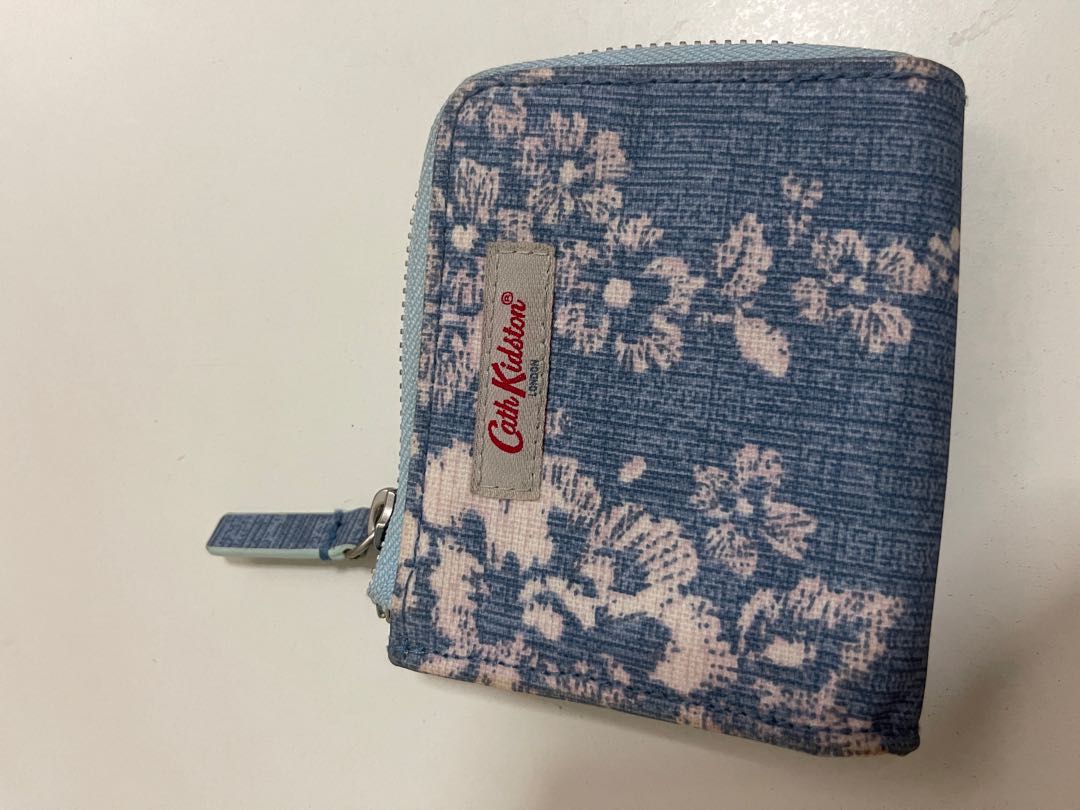 Cath Kidston card wallet, Women's Fashion, Bags & Wallets on Carousell