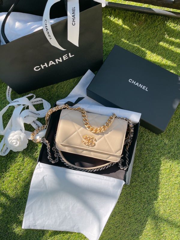 Chanel 19 WOC Beige Carousell