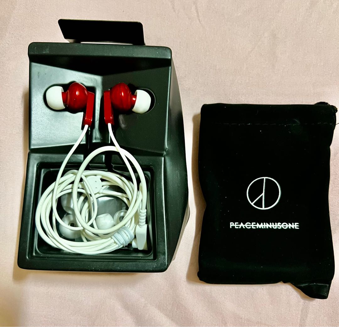Gdragon PMO Peaceminusone earphones brand new red white