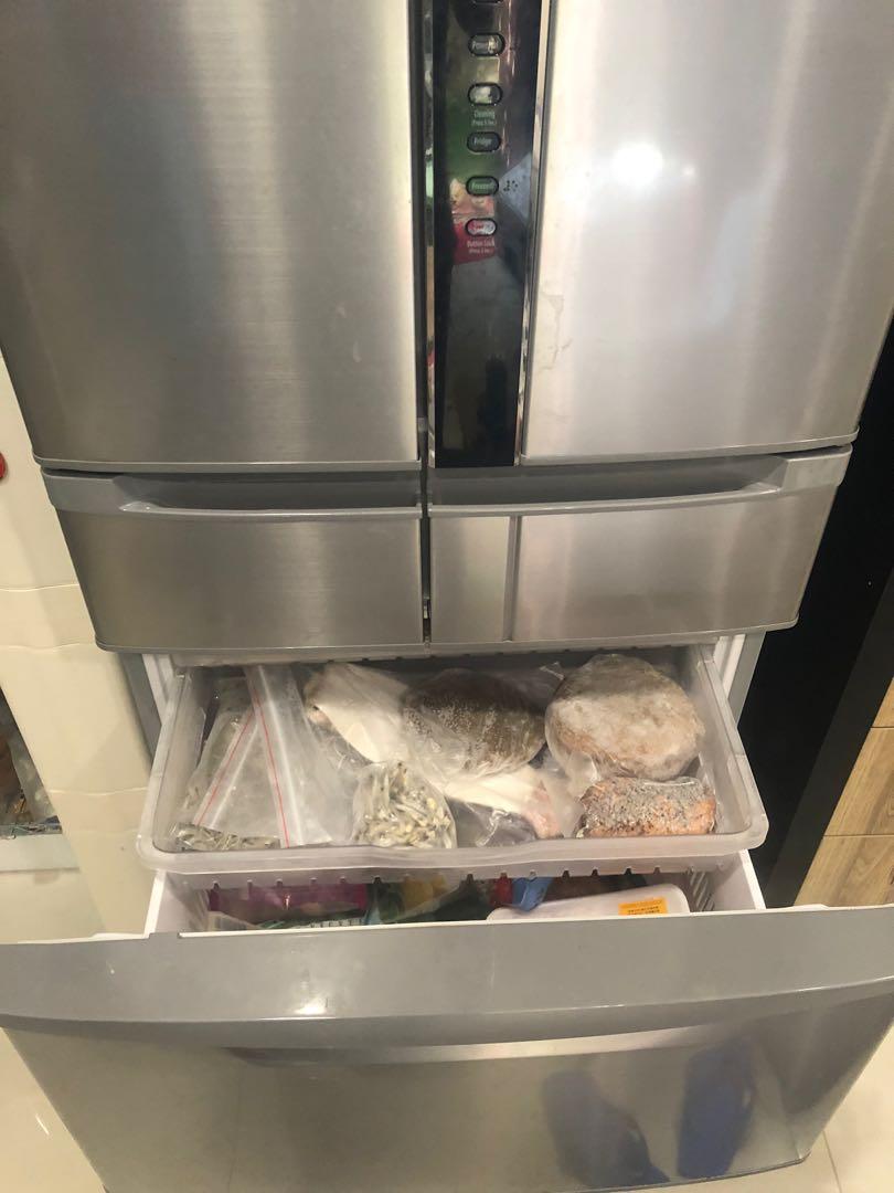 Hitachi 6 door refrigerator fridge, auto ice maker, vacuum compartment