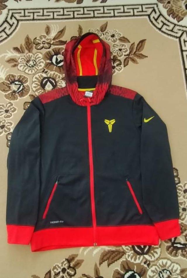 Kobe hoodie, Men's Fashion, Tops u0026 Sets, Hoodies on Carousell