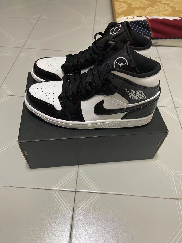 Nike 72 hotsell carbon grey