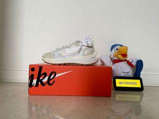 nike sacai vaporwaffle sail gum white
