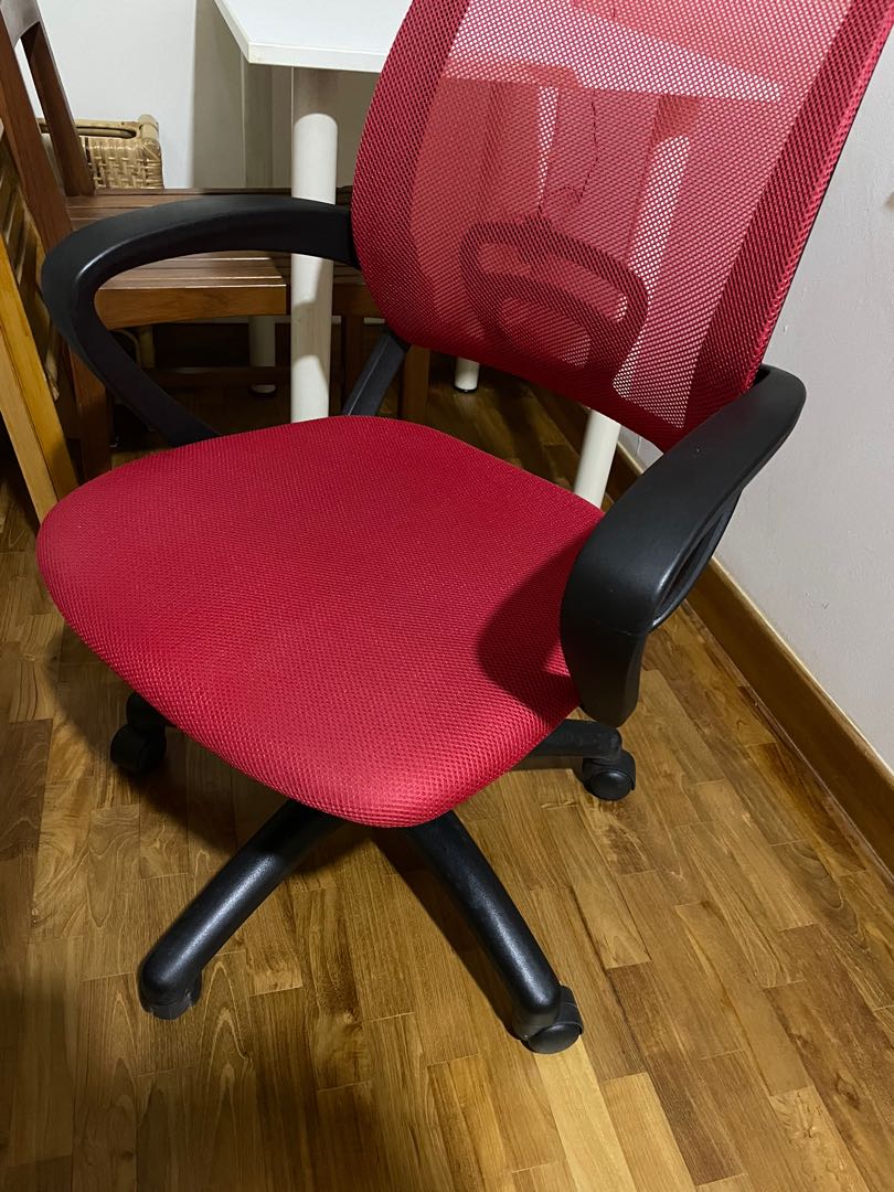 Courts hotsell office chair