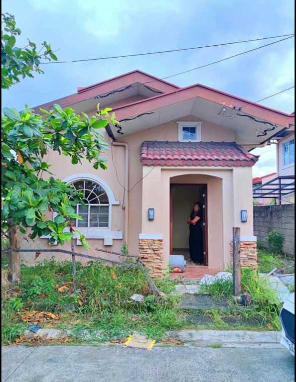 Rush Sale!!! Bungalow Type House & Lot in Collinwood Subd, Basak, Lapulapu City, Property, For