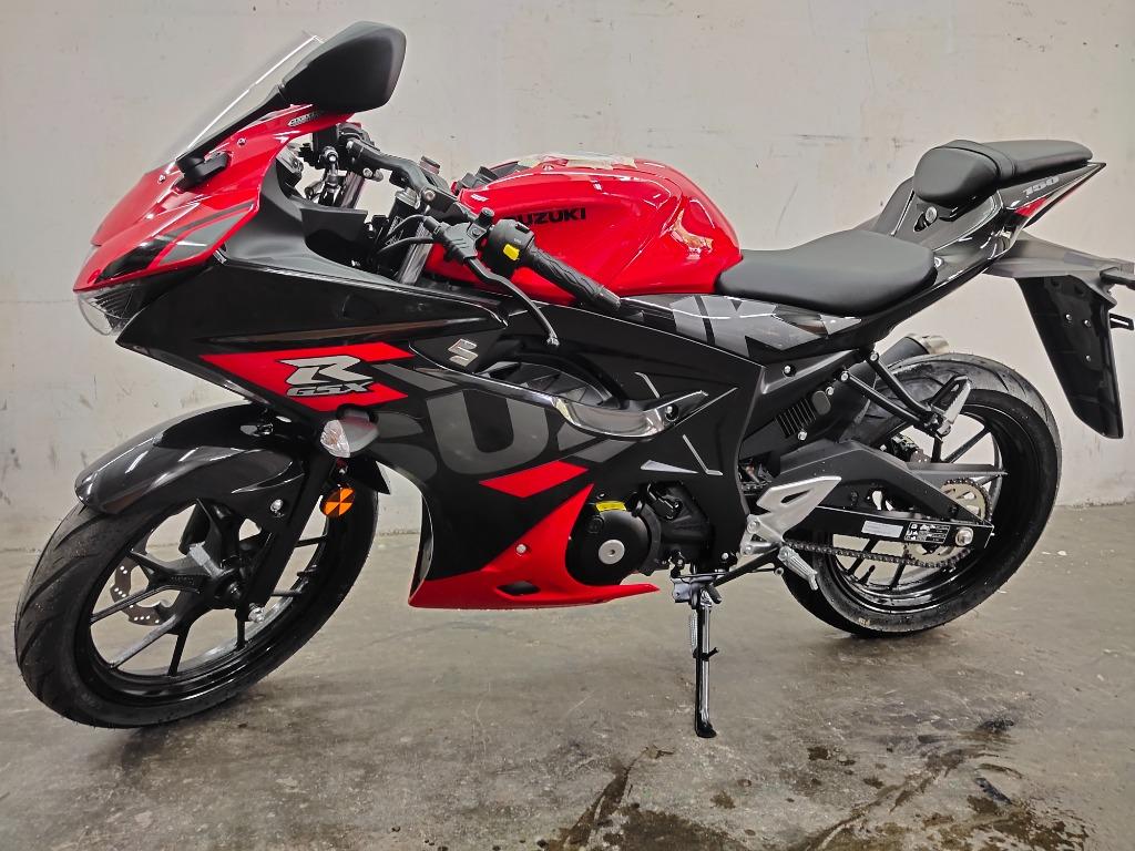 SUZUKI GSX R150 OFFER MUKA RM200 SAHAJA Motorbikes on Carousell