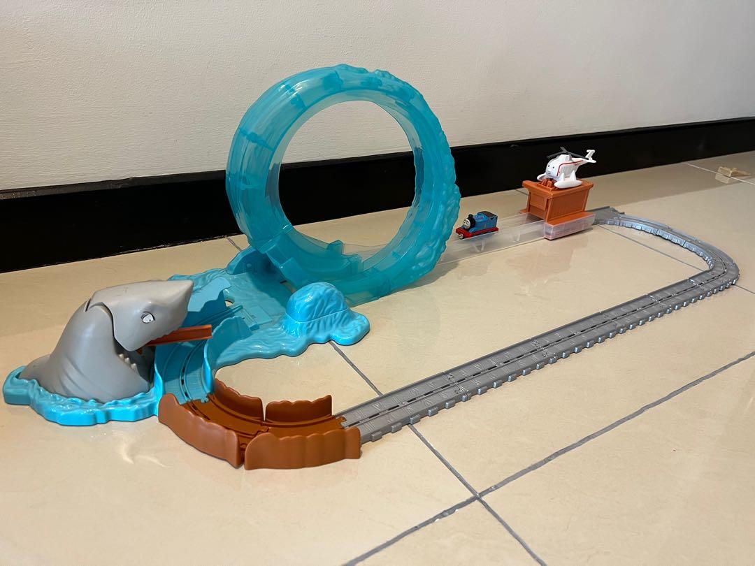 Thomas and friends adventures online shark escape