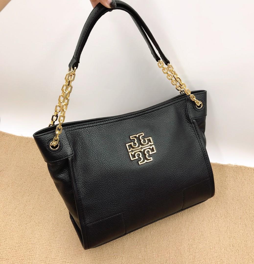 Tory Burch Britten Small Slouchy Black Tote Bag, Women's Fashion, Bags &  Wallets on Carousell
