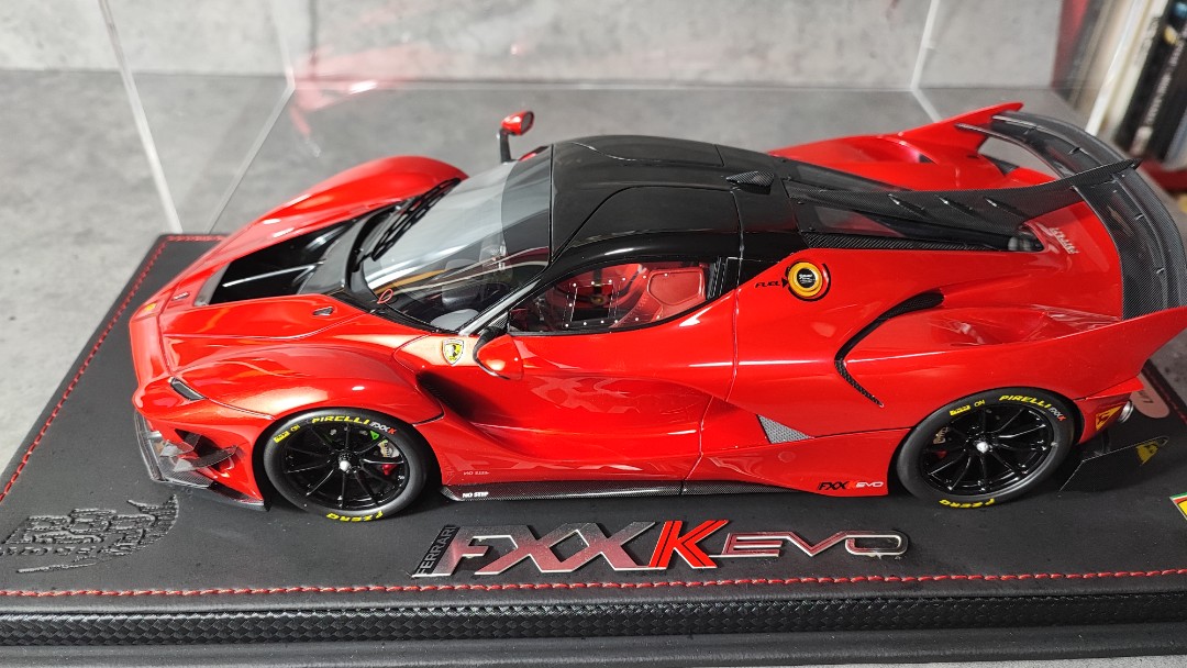 Ferrari fxxk evo フェラーリ　ミニカー　1/18fxxk