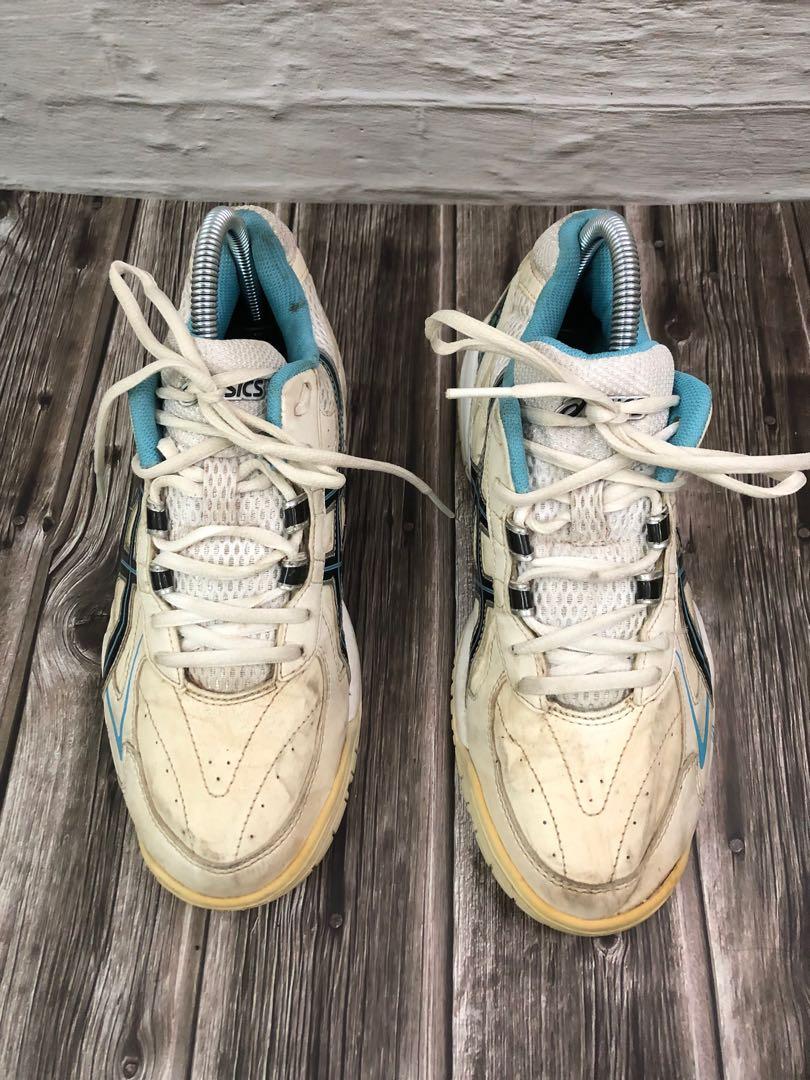 Asics pivot discount