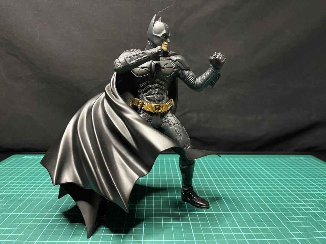 BATMAN IN BATTLE POSE 6” PVC STATUE, Hobbies & Toys, Memorabilia &  Collectibles, Vintage Collectibles on Carousell