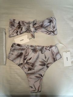 (Category: ) located in . Submitted by omgshoes (Listing ID 1149128699, Image 1). Description: .