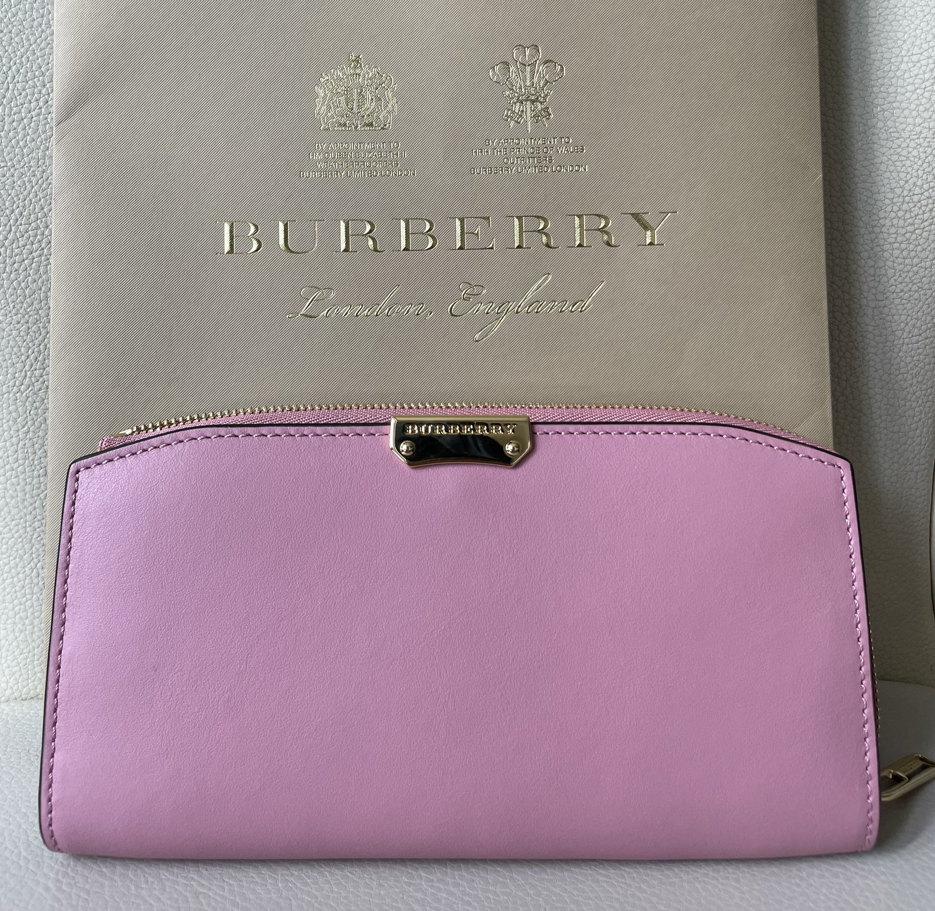 Burberry alvington top wallet