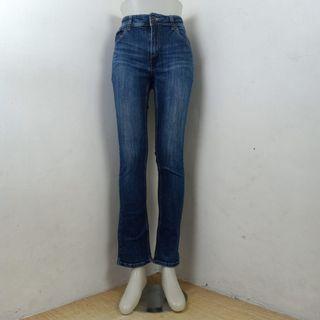 Celana skinny American holic jeans new standard #Hutan2022, Fesyen Wanita,  Pakaian Wanita, Bawahan di Carousell