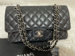(Category: ) located in . Submitted by sellmyauthenticitems (Listing ID 1149134271, Image 1). Description: .