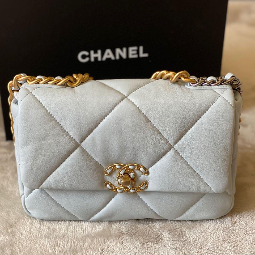 Chanel Handbag 19, 名牌, 手袋及銀包- Carousell